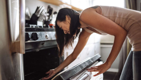 oven smells bad